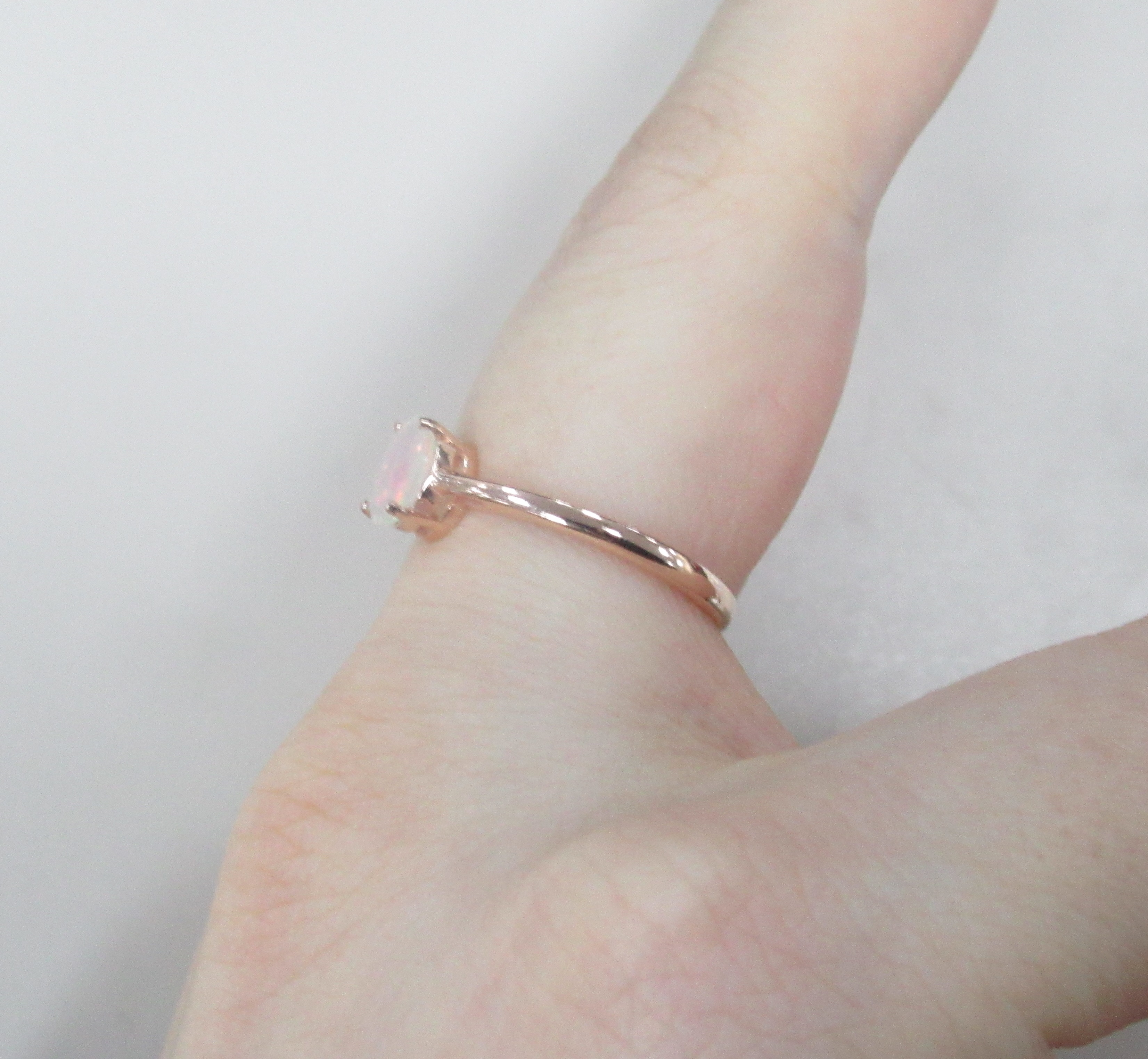 Серебряное кольцо с опалом